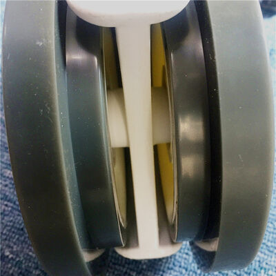 194 मिमी ऊँचाई का काला पु रोलर व्हील खोखला कोर औद्योगिक ग्रेड रोलर व्हील भारी शुल्क कार उपकरण और मशीनरी के लिए